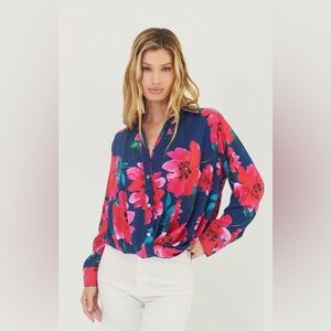 NWT Hutch Sole Top in Navy Raspberry Watercolor Bloomed Vining Satin Size Small